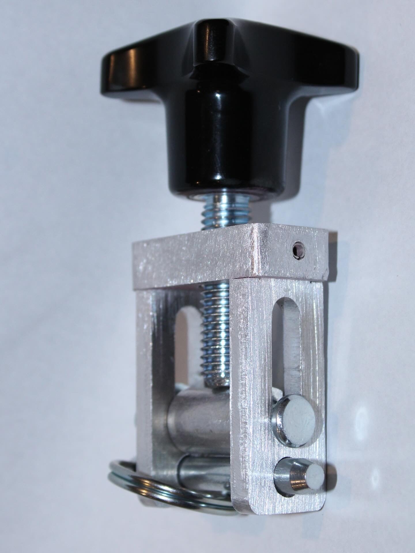 Resin infusion line clamp