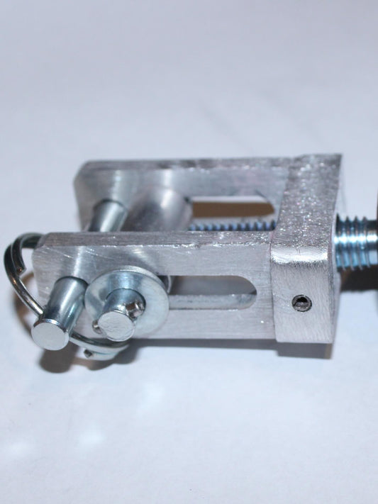 Resin infusion line clamp