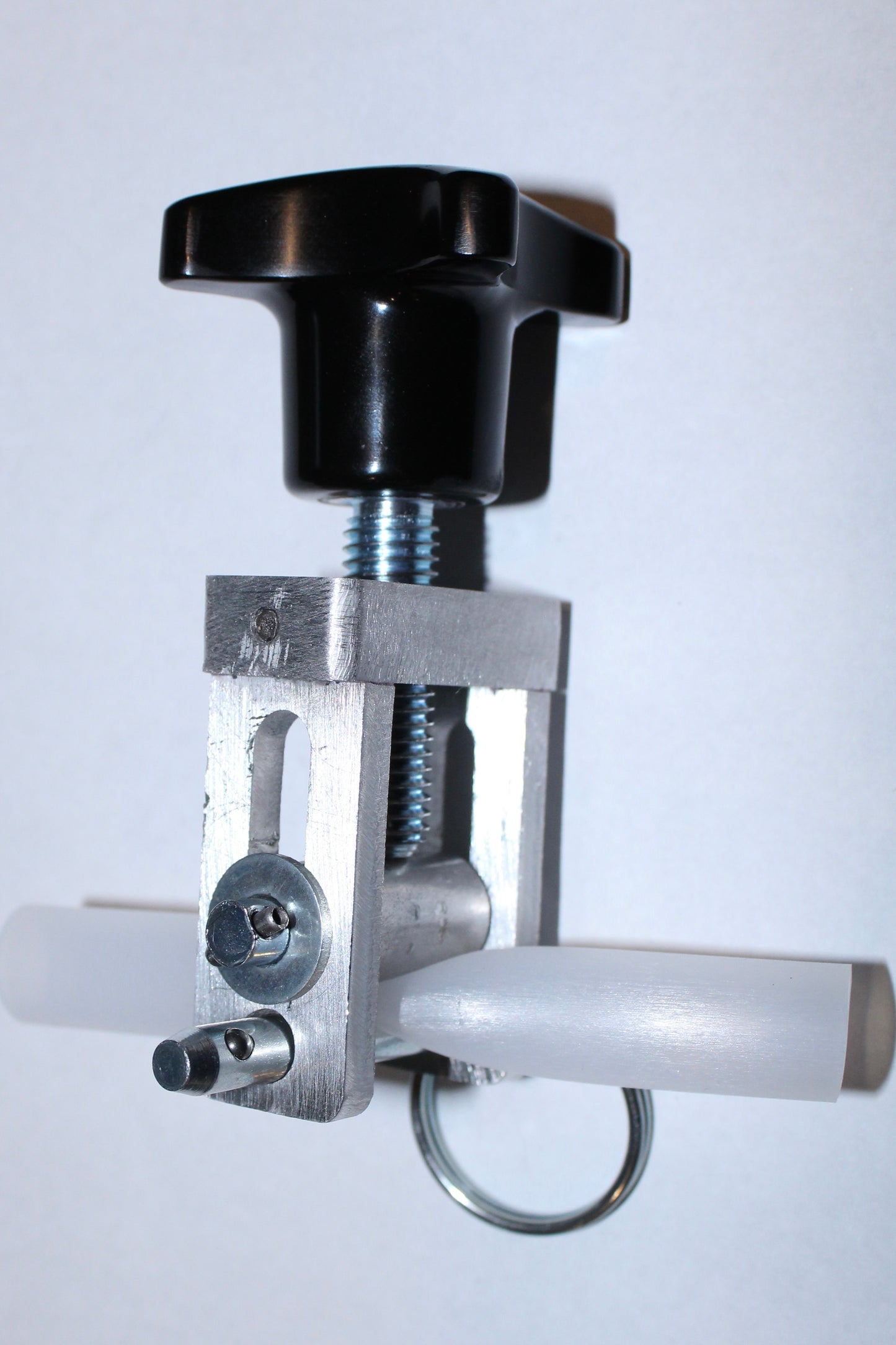Resin infusion line clamp