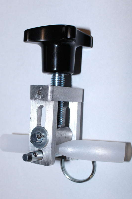 Resin infusion line clamp